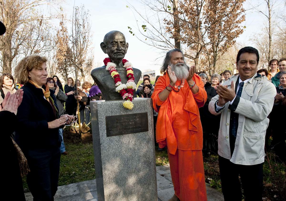 2010_11_26_Planting_of_Peace_Tree_in_Belgrade_D7A1728_web