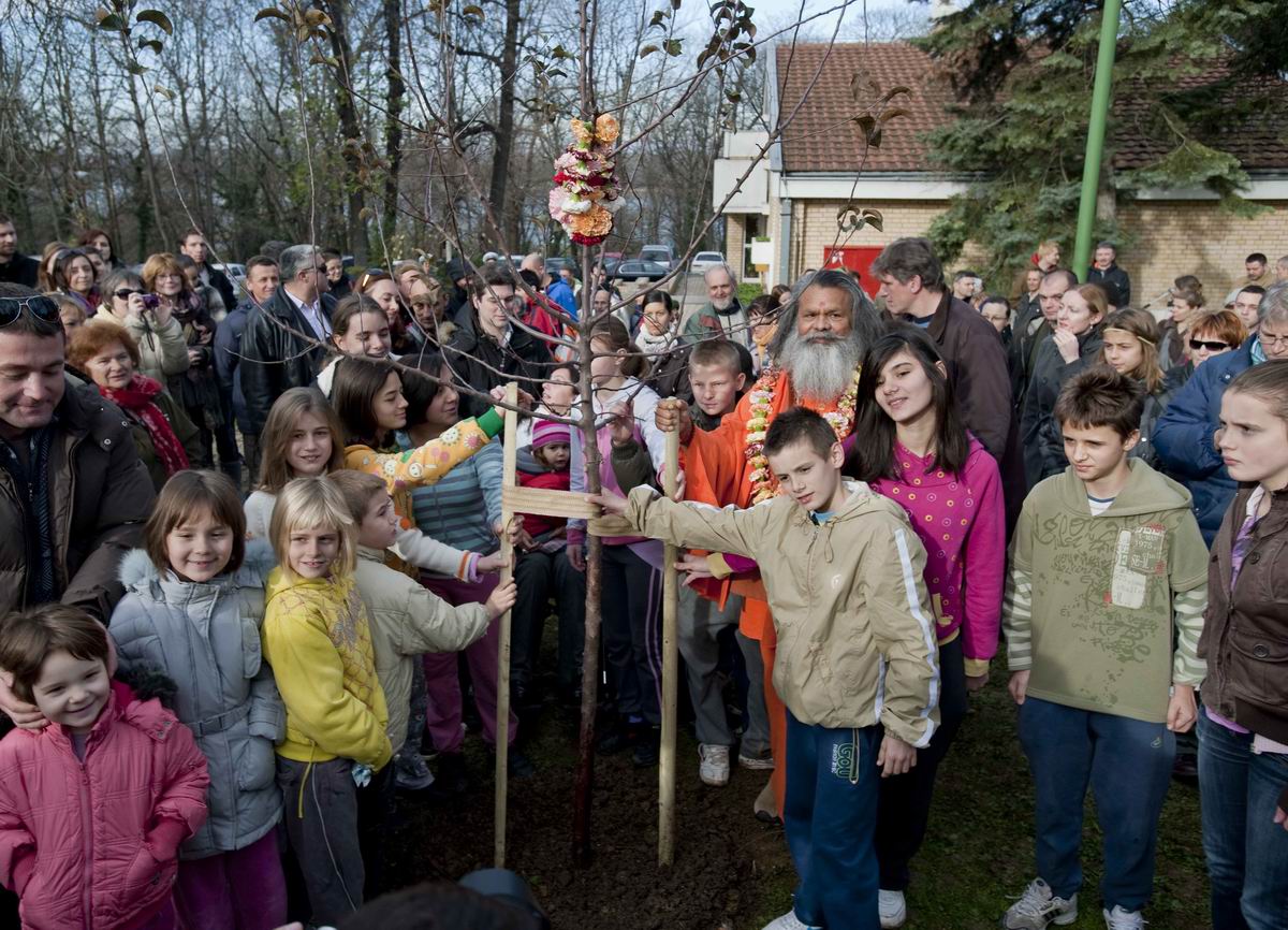 World_Peace_Tree_Planting_in_Children_Village_in_Novi_Sad_D3A9272