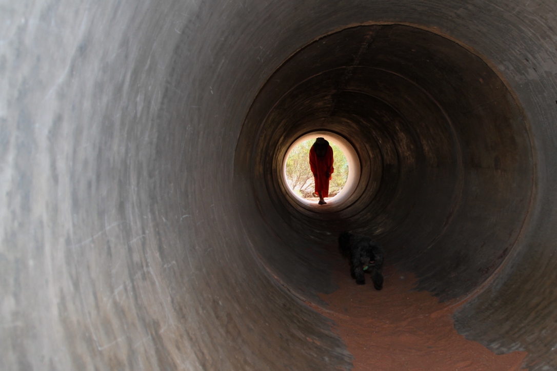 Lake_Hart_the_way_through_the_tunel_10_Small