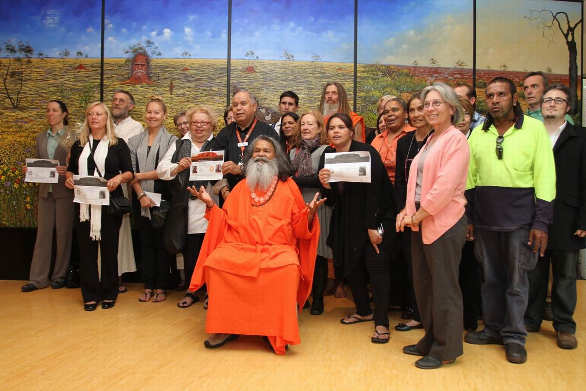 Swamiji_at_Tauondi_Aboriginal_Colleague_in_Adelaide_2_Small