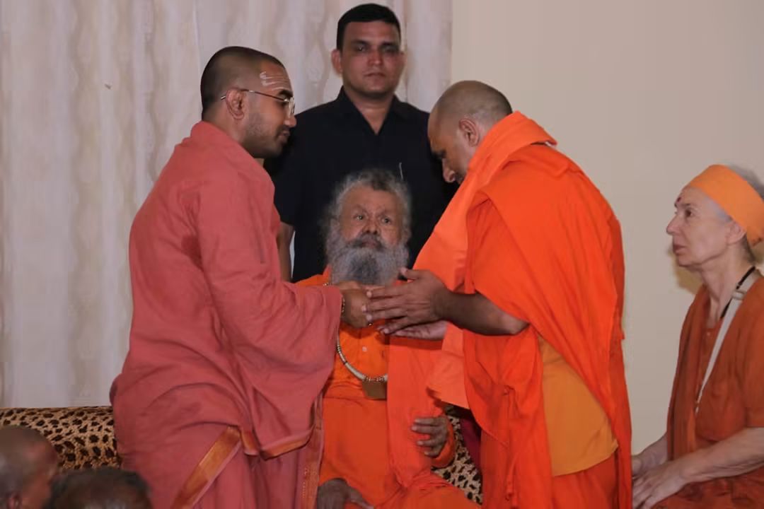 grupurnima_gift_to_phul_puri.jpg